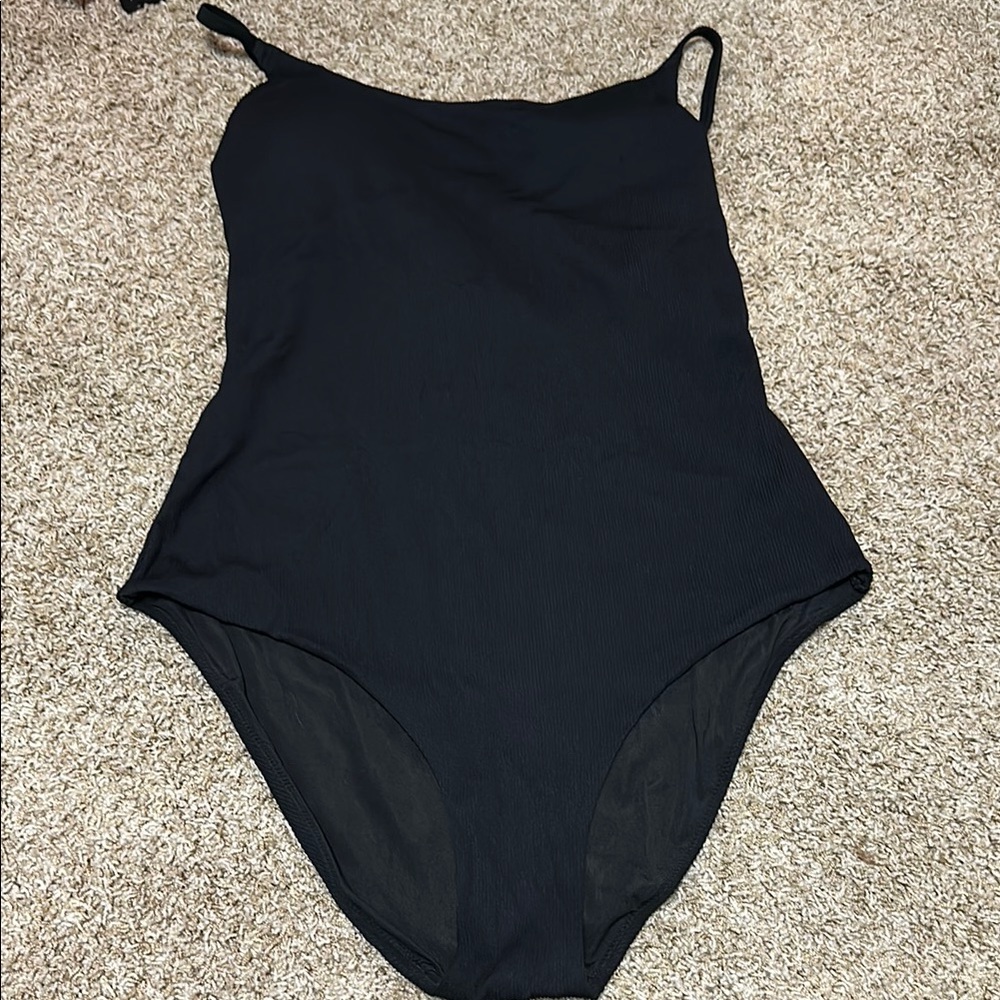 Women’s Aerie ribbed black one piece bathing suit.